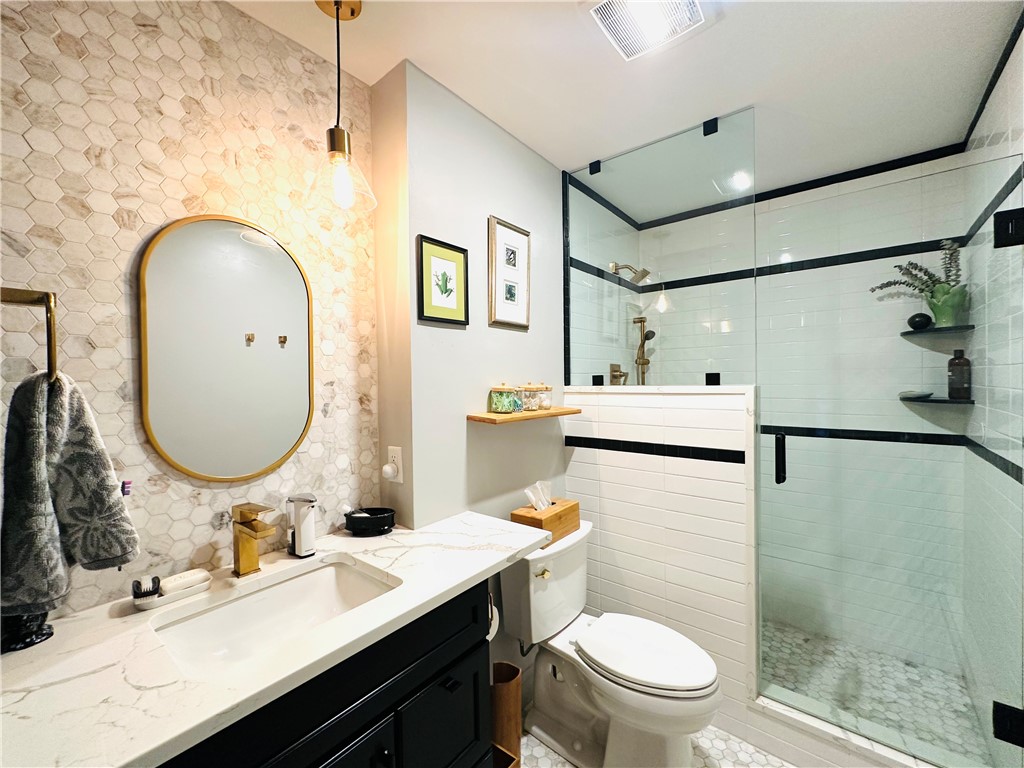 349 Main Road, Unit 202 Tiverton, RI 02878 - Photo 8 of 26