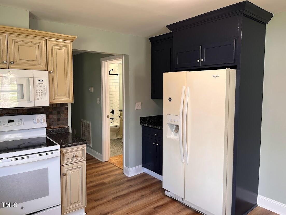 313 Burch Avenue Roxboro, NC 27573 - Photo 4 of 21 5 Kitchen