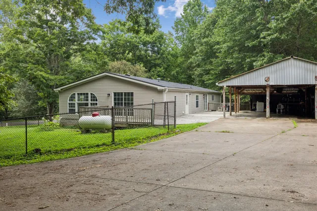 $2,200 | 3063 Sweethome Road, Chapmansboro, TN 37035