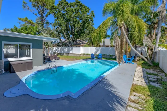 $567,900 | 6135 Tanglewood Drive Northeast, St. Petersburg, FL 33703