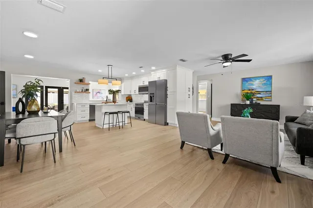 $567,900 | 6135 Tanglewood Drive Northeast, St. Petersburg, FL 33703