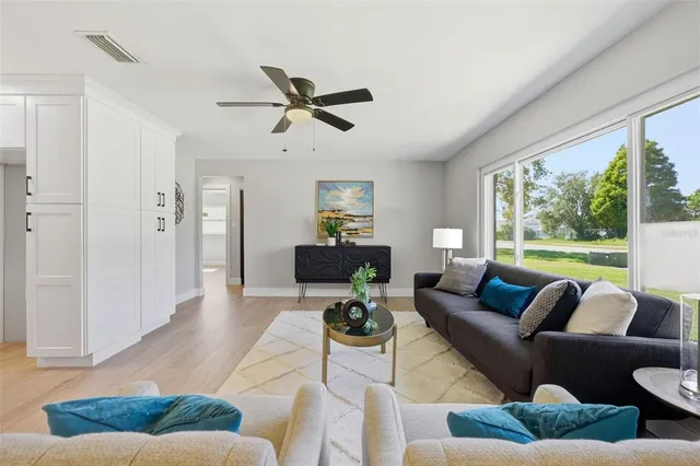 $567,900 | 6135 Tanglewood Drive Northeast, St. Petersburg, FL 33703