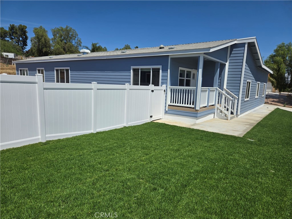 10467 Gramercy Place Riverside, CA 92505 - Photo 2 of 26