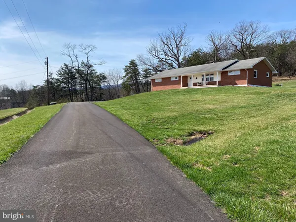 $345,000 | 16529 Oak Crest Lane Southwest, Cumberland, MD 21502