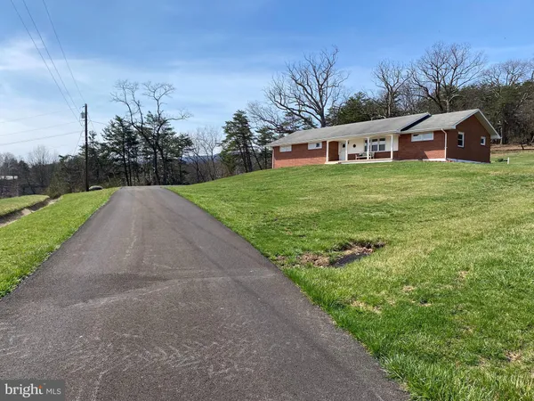 $345,000 | 16529 Oak Crest Lane Southwest, Cumberland, MD 21502