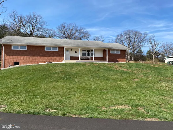 $345,000 | 16529 Oak Crest Lane Southwest, Cumberland, MD 21502
