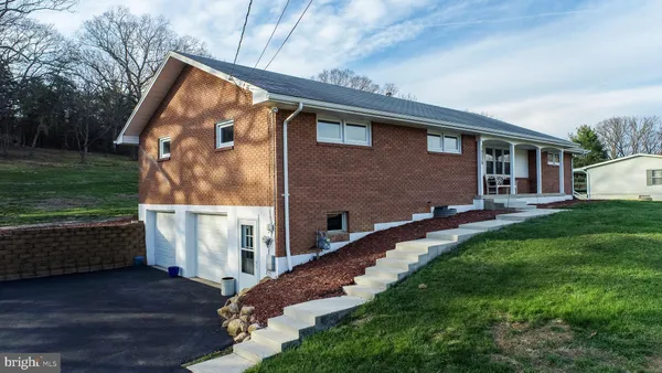 $345,000 | 16529 Oak Crest Lane Southwest, Cumberland, MD 21502