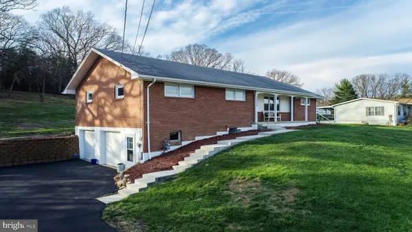 $345,000 | 16529 Oak Crest Lane Southwest, Cumberland, MD 21502