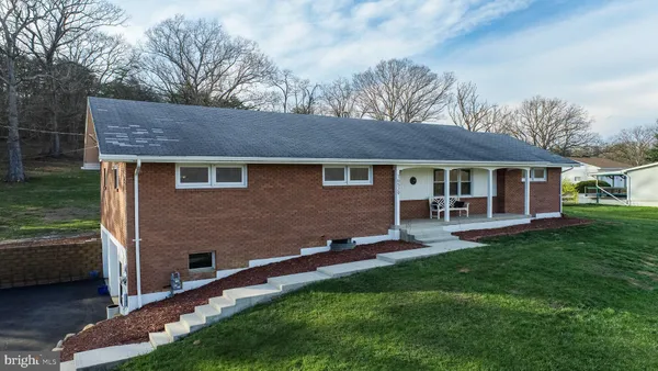 $345,000 | 16529 Oak Crest Lane Southwest, Cumberland, MD 21502