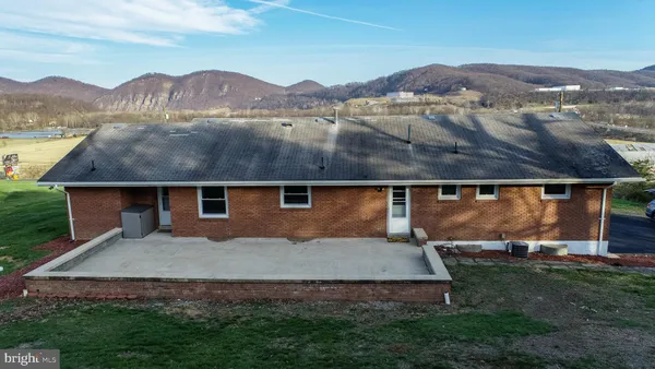 $345,000 | 16529 Oak Crest Lane Southwest, Cumberland, MD 21502