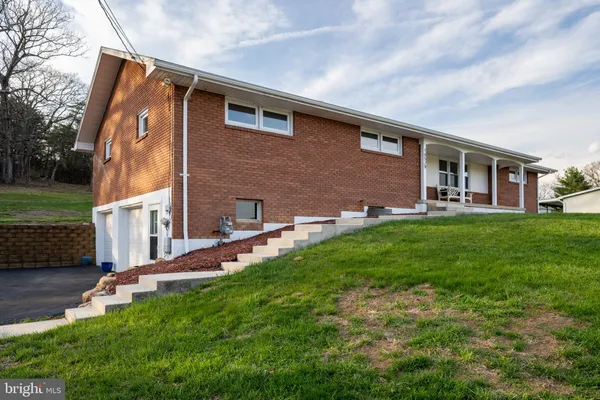 $345,000 | 16529 Oak Crest Lane Southwest, Cumberland, MD 21502
