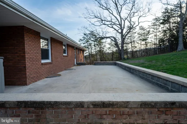 $345,000 | 16529 Oak Crest Lane Southwest, Cumberland, MD 21502