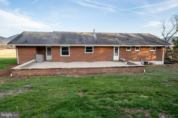 $345,000 | 16529 Oak Crest Lane Southwest, Cumberland, MD 21502