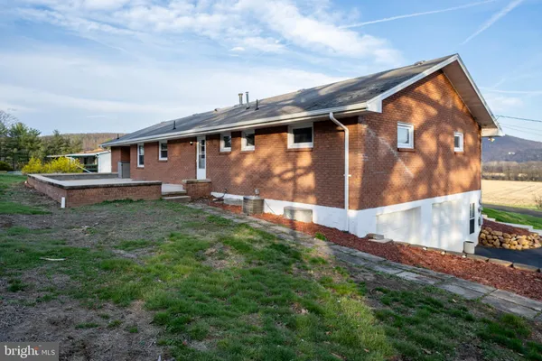 $345,000 | 16529 Oak Crest Lane Southwest, Cumberland, MD 21502