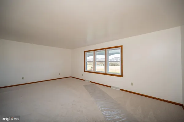 $345,000 | 16529 Oak Crest Lane Southwest, Cumberland, MD 21502