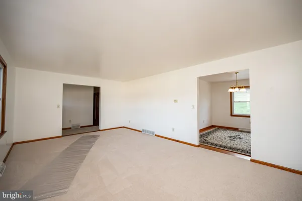 $345,000 | 16529 Oak Crest Lane Southwest, Cumberland, MD 21502