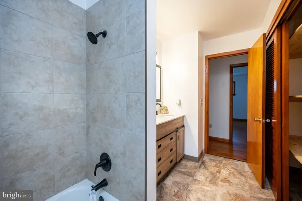 $345,000 | 16529 Oak Crest Lane Southwest, Cumberland, MD 21502