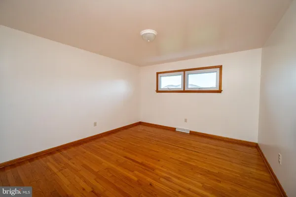 $345,000 | 16529 Oak Crest Lane Southwest, Cumberland, MD 21502