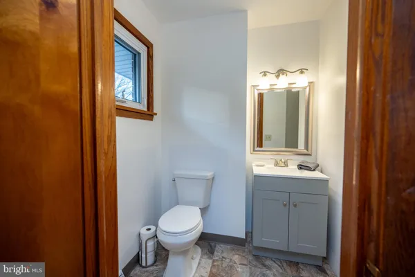 $345,000 | 16529 Oak Crest Lane Southwest, Cumberland, MD 21502