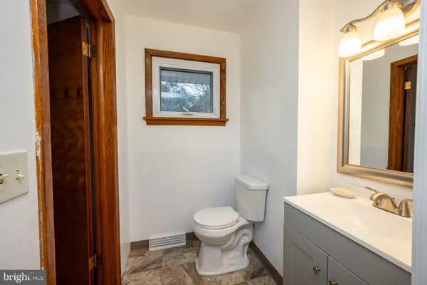 $345,000 | 16529 Oak Crest Lane Southwest, Cumberland, MD 21502