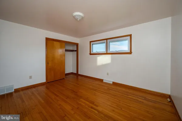 $345,000 | 16529 Oak Crest Lane Southwest, Cumberland, MD 21502