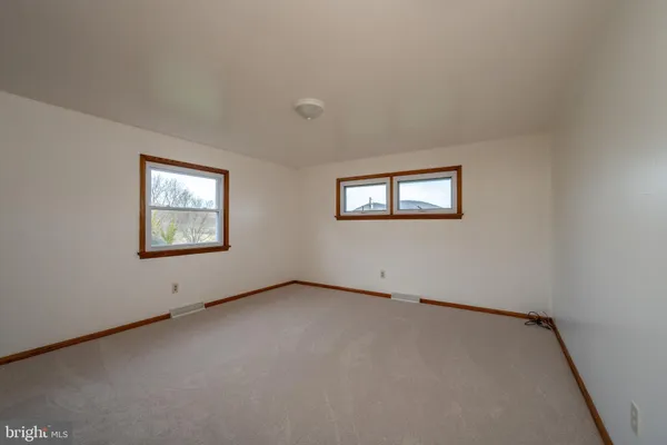 $345,000 | 16529 Oak Crest Lane Southwest, Cumberland, MD 21502