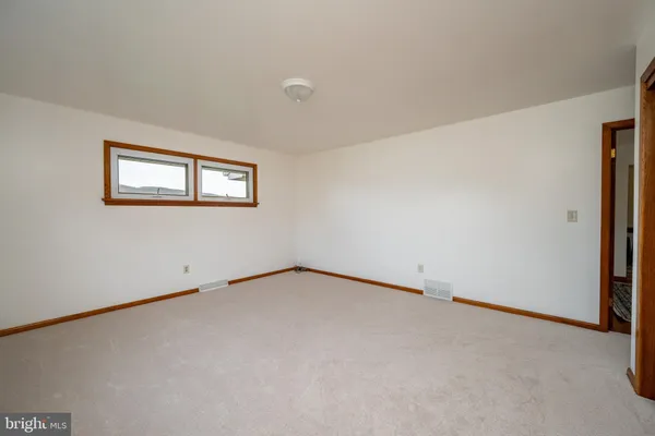 $345,000 | 16529 Oak Crest Lane Southwest, Cumberland, MD 21502