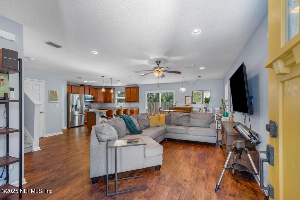 4264 Adirolf Road Jacksonville, FL 32207 - Photo 4 of 29 4264 Adirolf Rd-7