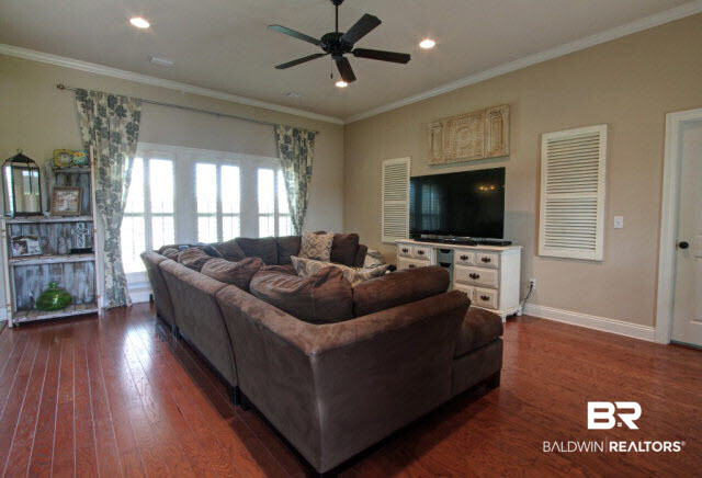 17481 Abingdon Lane Fairhope, AL 36532 - Photo 4 of 15 living room
