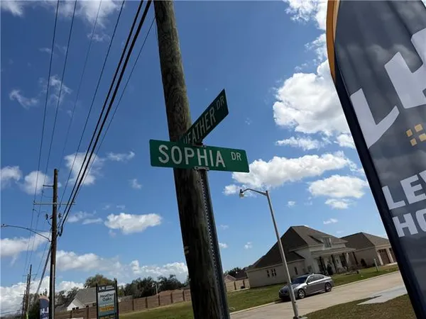 $105,000 | 329 Sophia Drive, Luling, LA 70070