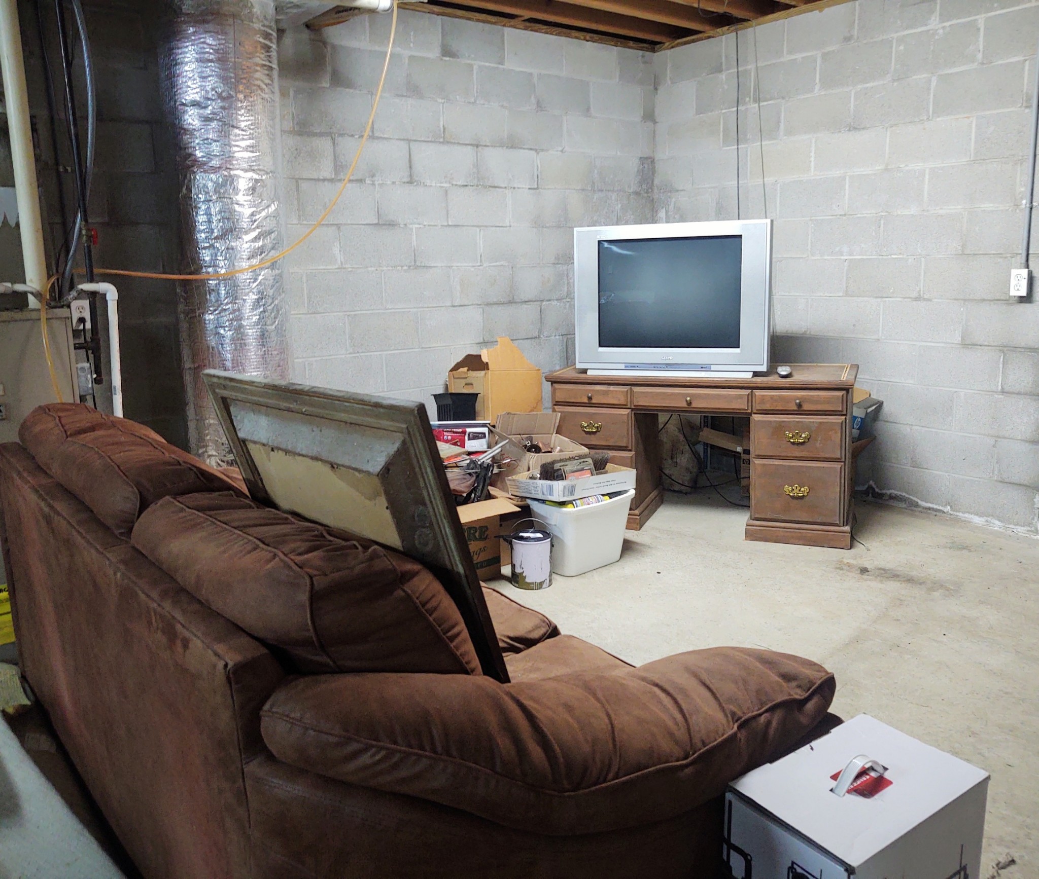 423 Ferguson Hill Road Lafayette, TN 37083 - Photo 43 of 63 a living room with furniture and a flat screen tv