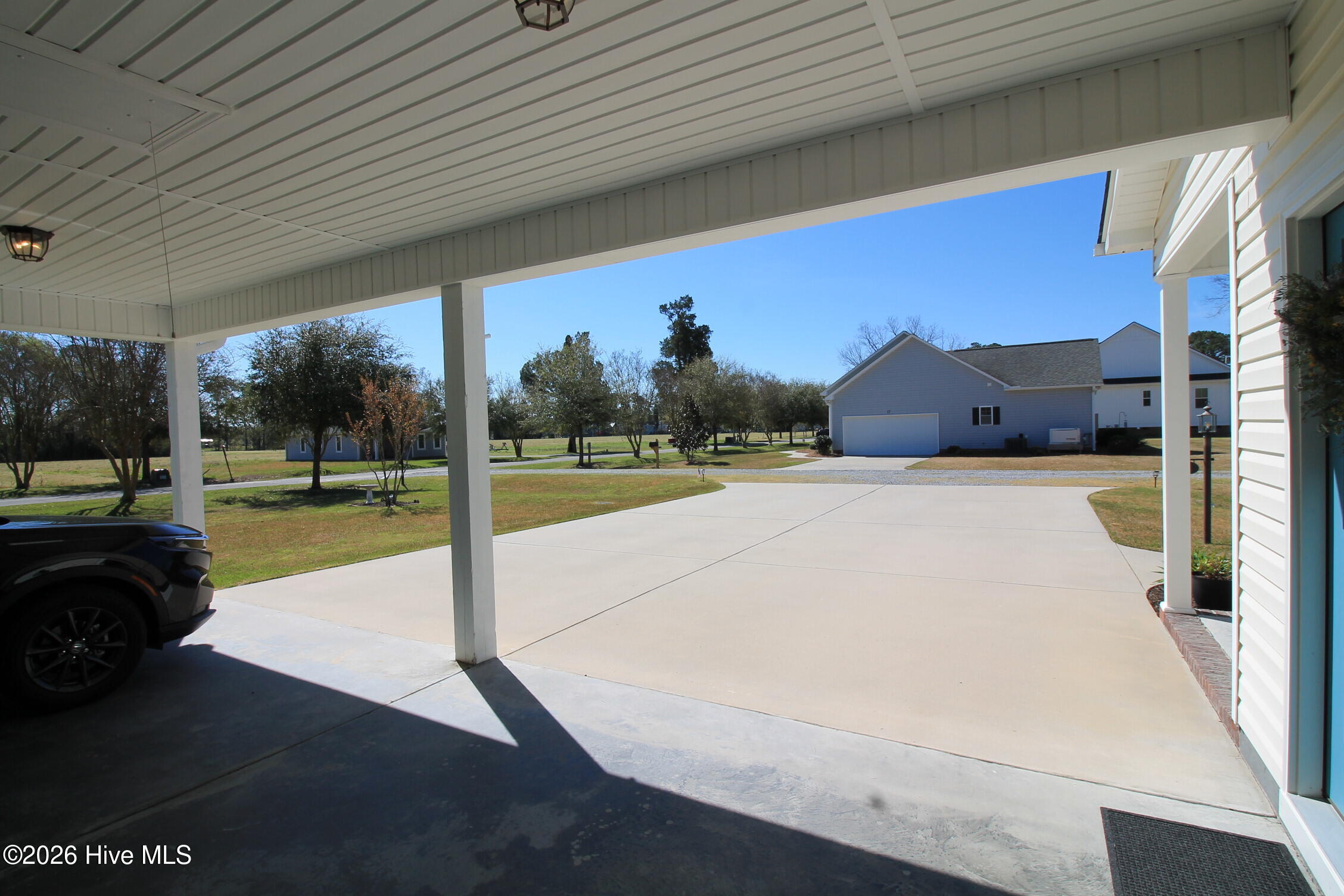 18 Queens Way Bath, NC 27808 - Photo 39 of 63 carport and driveway