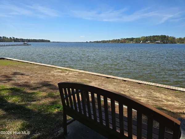 $299,900 | 18 Queens Way, Bath, NC 27808