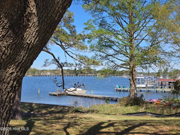 $299,900 | 18 Queens Way, Bath, NC 27808