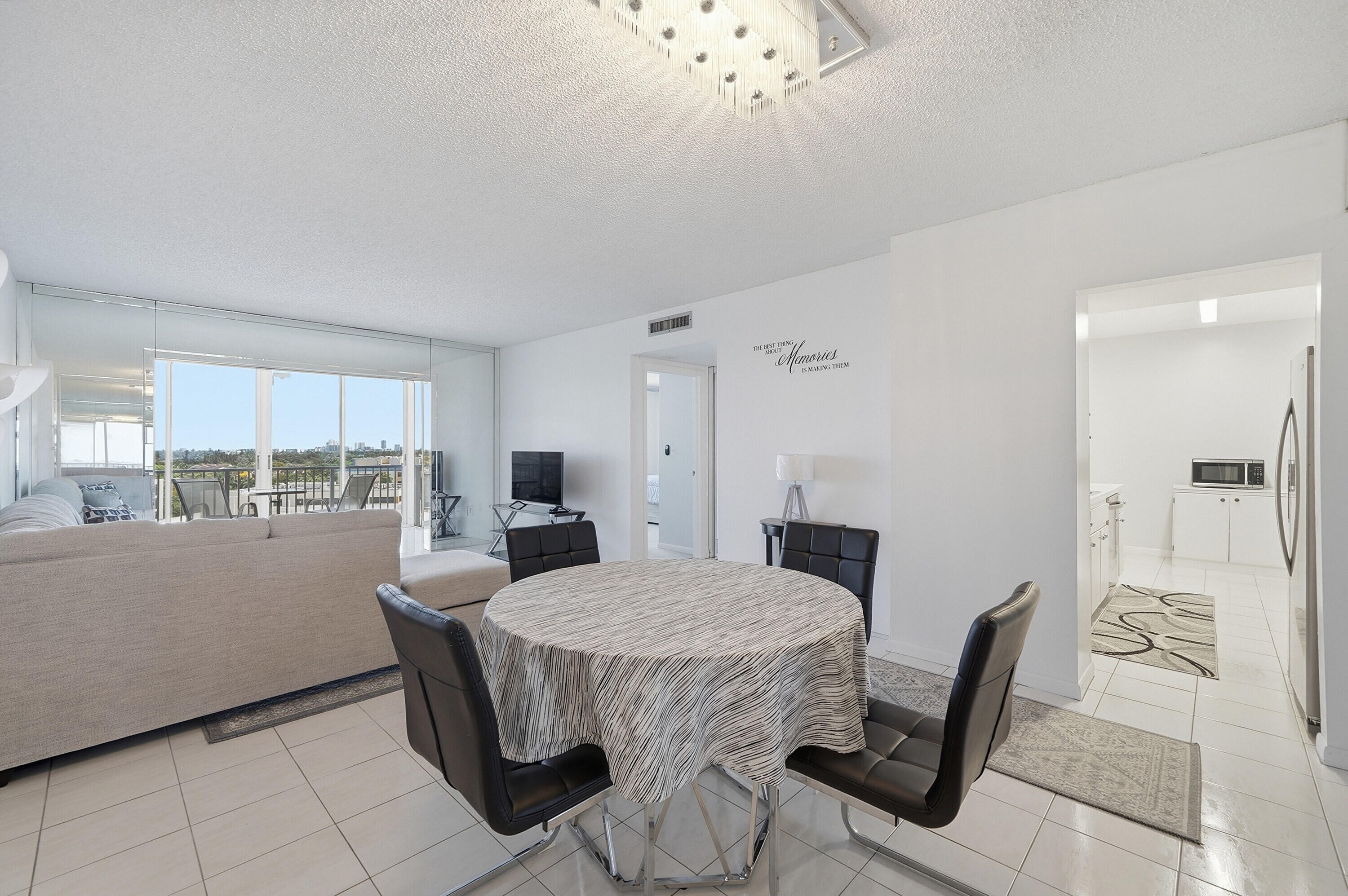3850 Washington Street, Unit 1003 Hollywood, FL 33021 - Photo 7 of 30 a view of a dining room with furniture