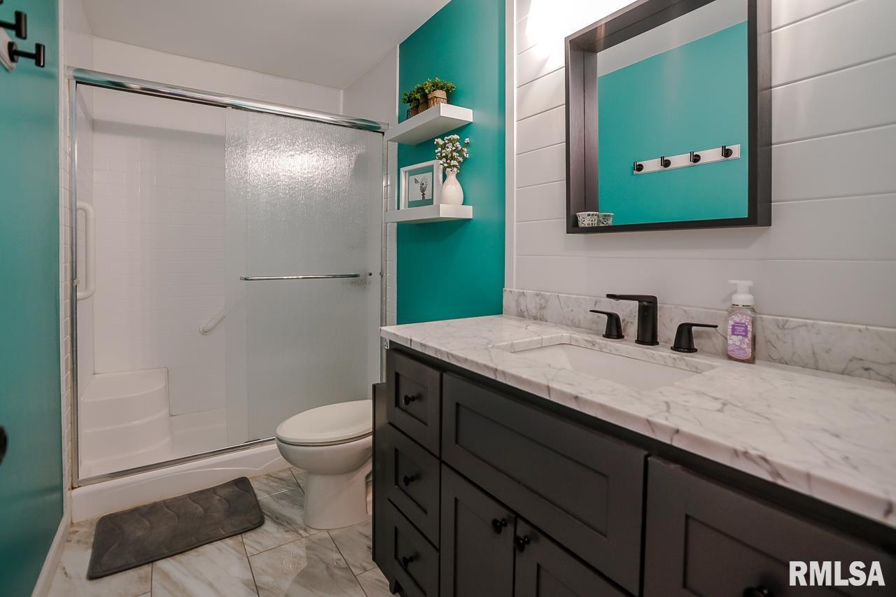 4326 West Castleton Road Peoria, IL 61615 - Photo 12 of 34 Gallery Image 12