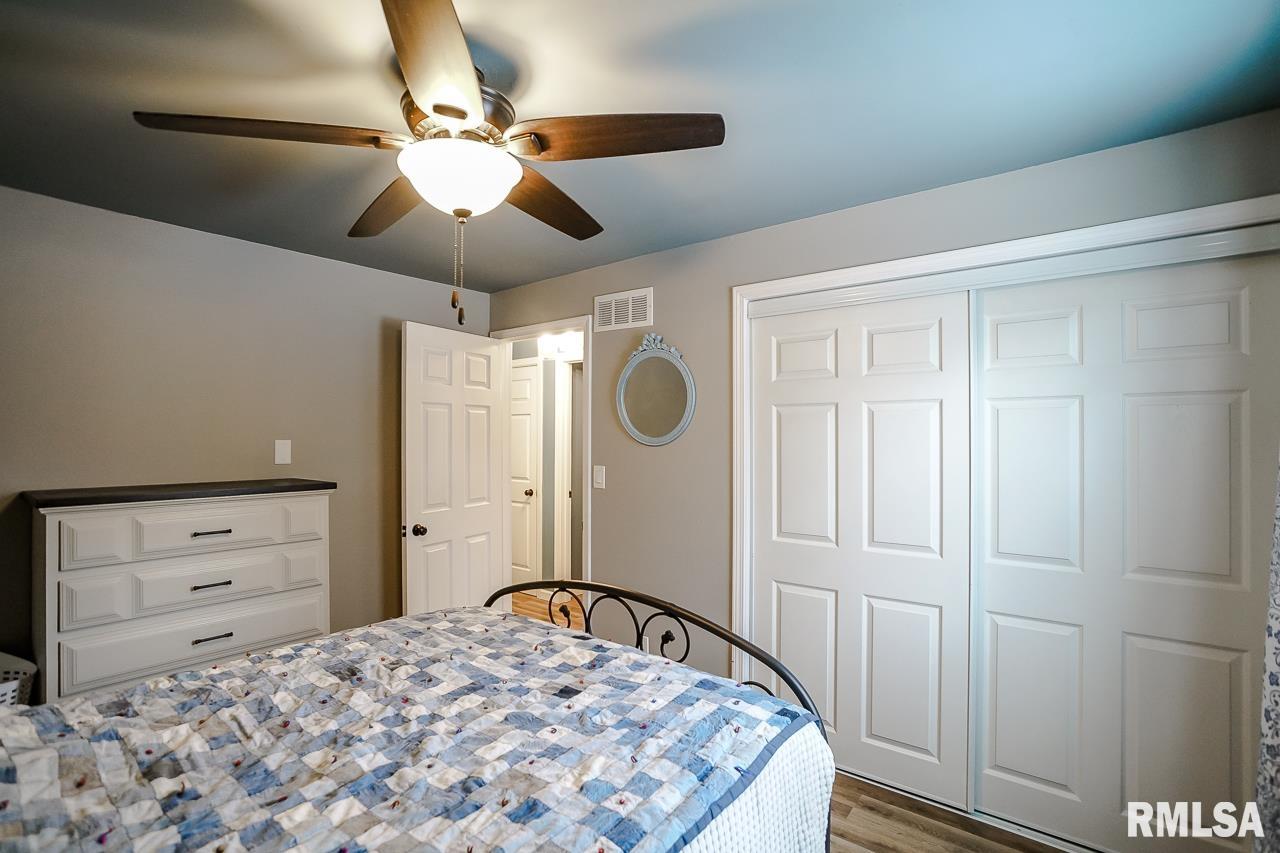 4326 West Castleton Road Peoria, IL 61615 - Photo 14 of 34 Gallery Image 14