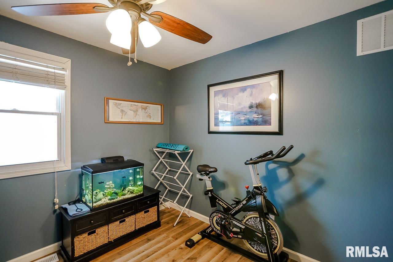 4326 West Castleton Road Peoria, IL 61615 - Photo 16 of 34 Gallery Image 16
