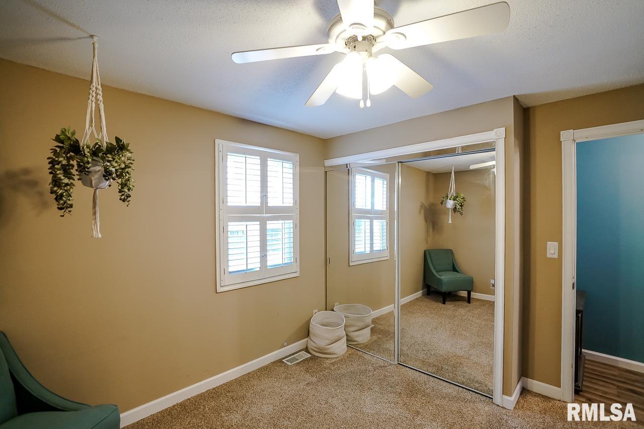 4326 West Castleton Road Peoria, IL 61615 - Photo 18 of 34 Gallery Image 18