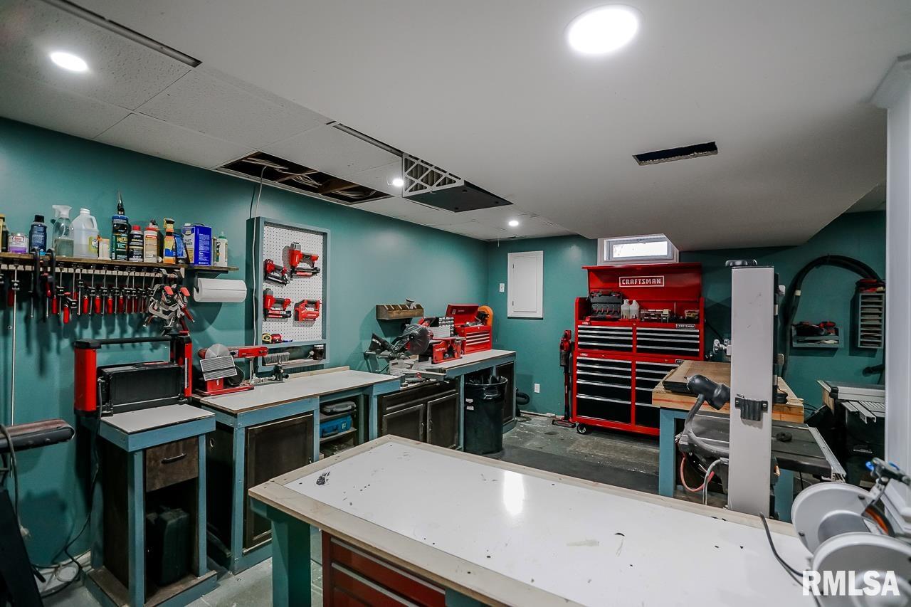 4326 West Castleton Road Peoria, IL 61615 - Photo 23 of 34 Gallery Image 23