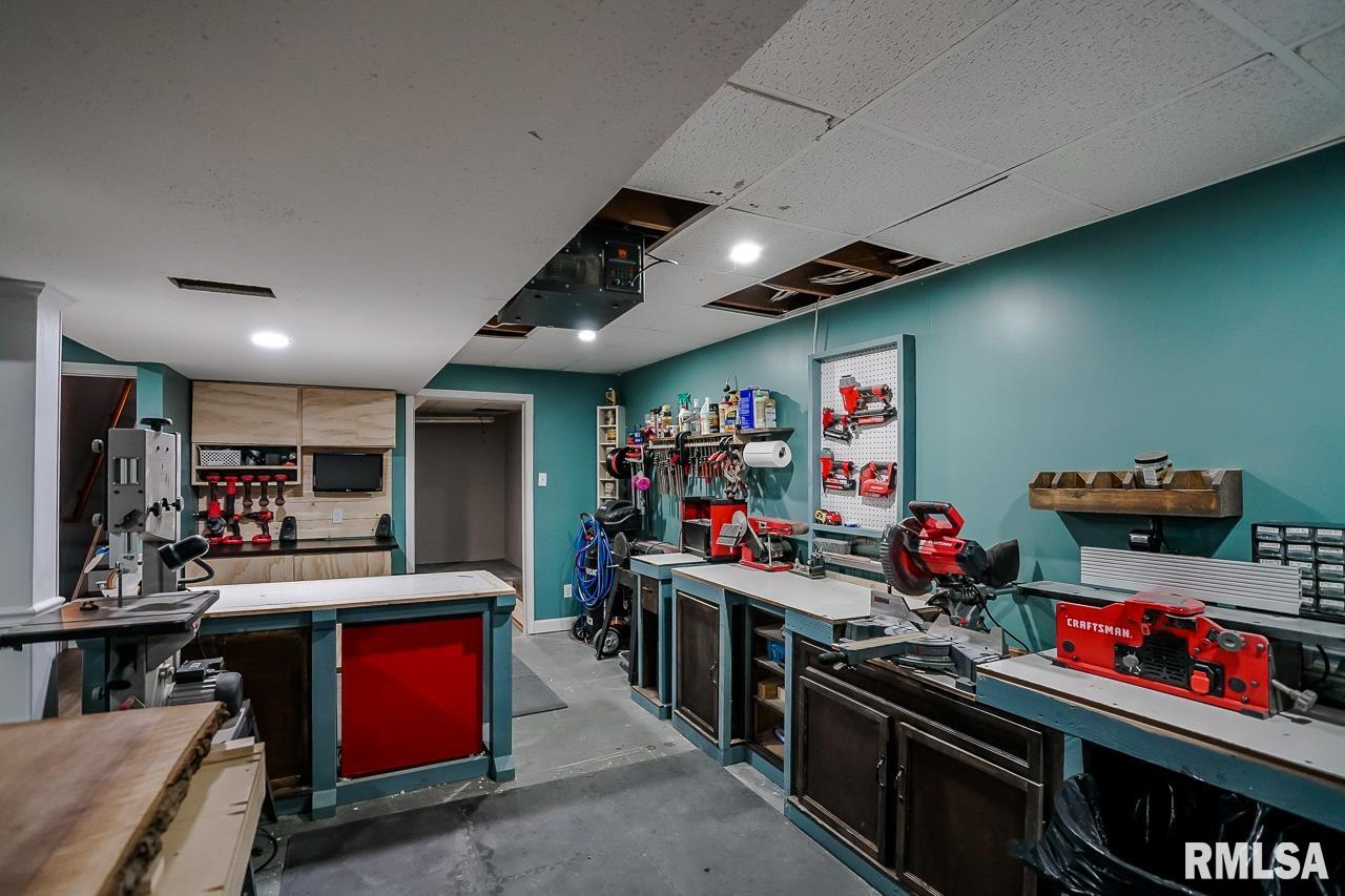 4326 West Castleton Road Peoria, IL 61615 - Photo 27 of 34 Gallery Image 27