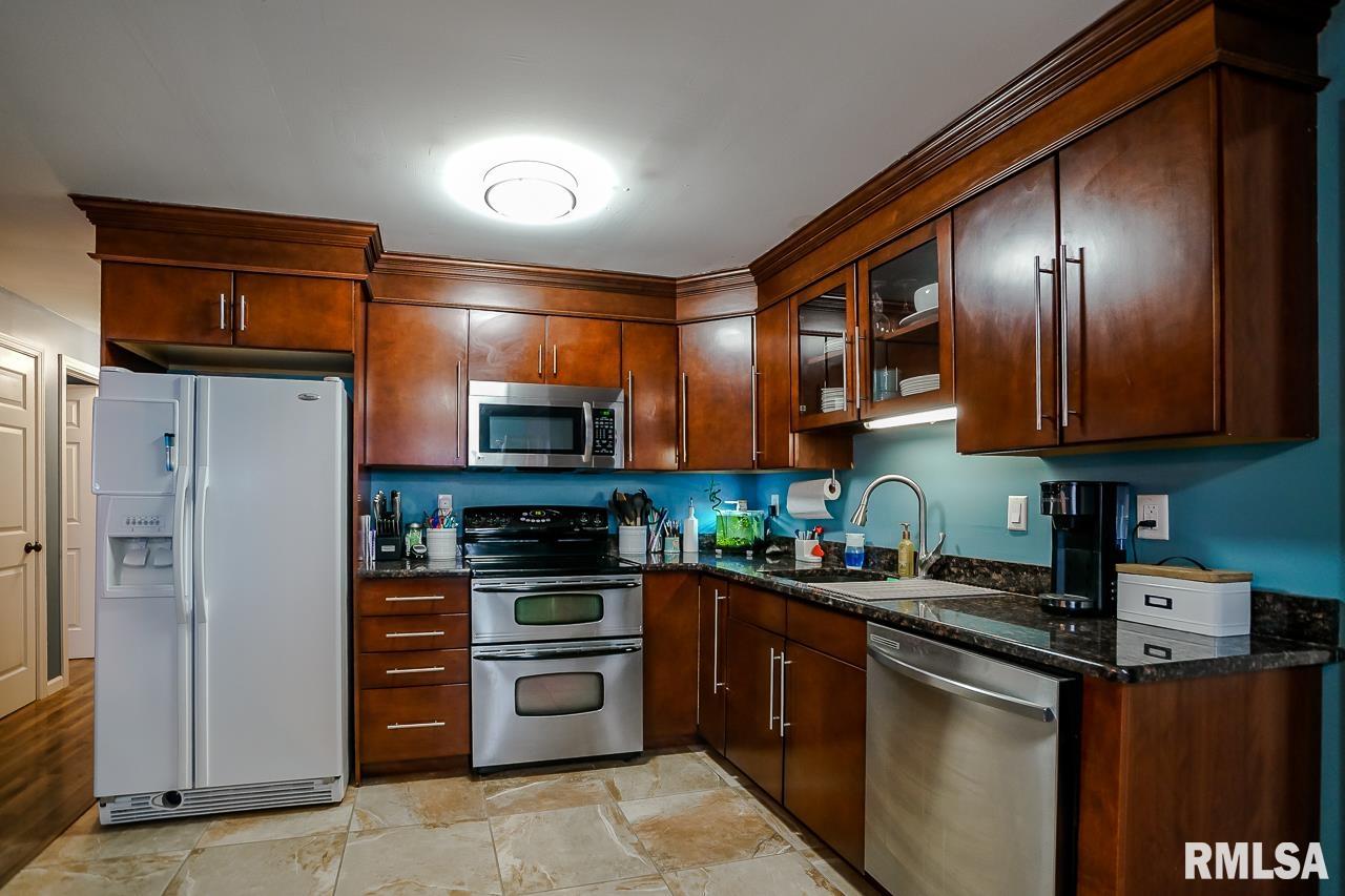 4326 West Castleton Road Peoria, IL 61615 - Photo 9 of 34 Gallery Image 9