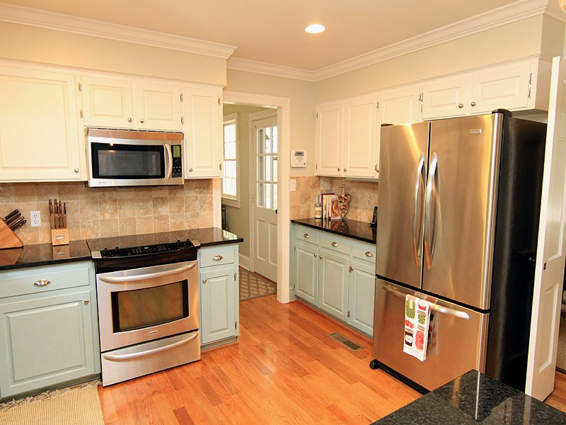 5016 Stonehill Drive Raleigh, NC 27609 - Photo 7 of 22 Photo 7
