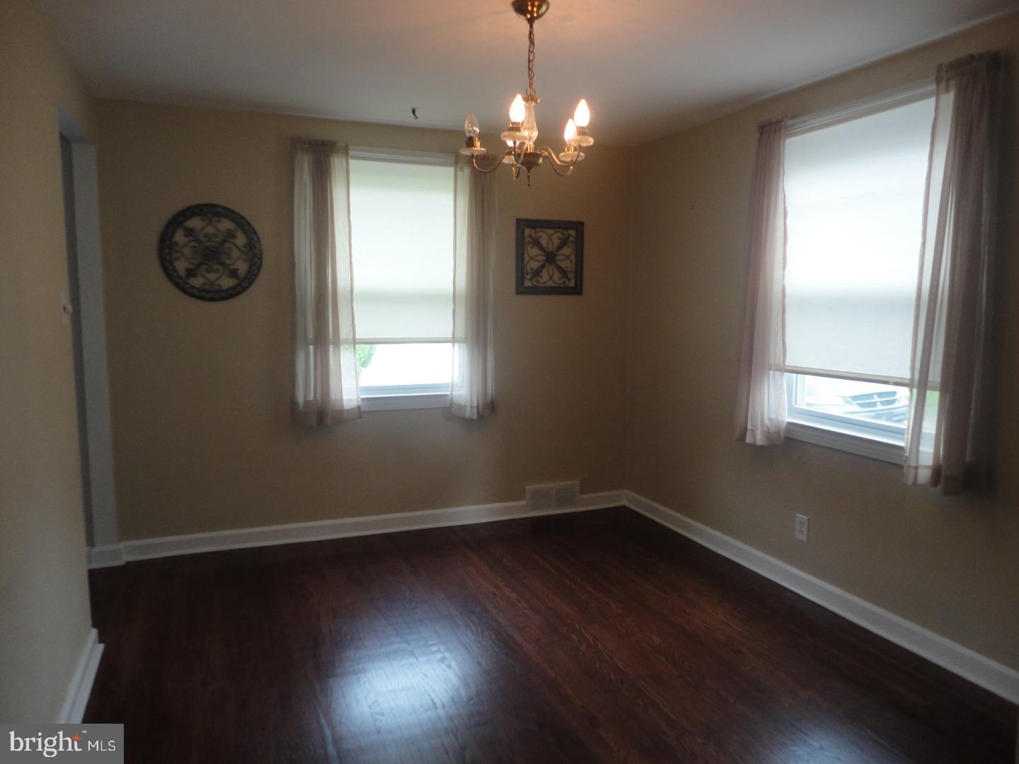 357 Garden Road Springfield, PA 19064 - Photo 4 of 20