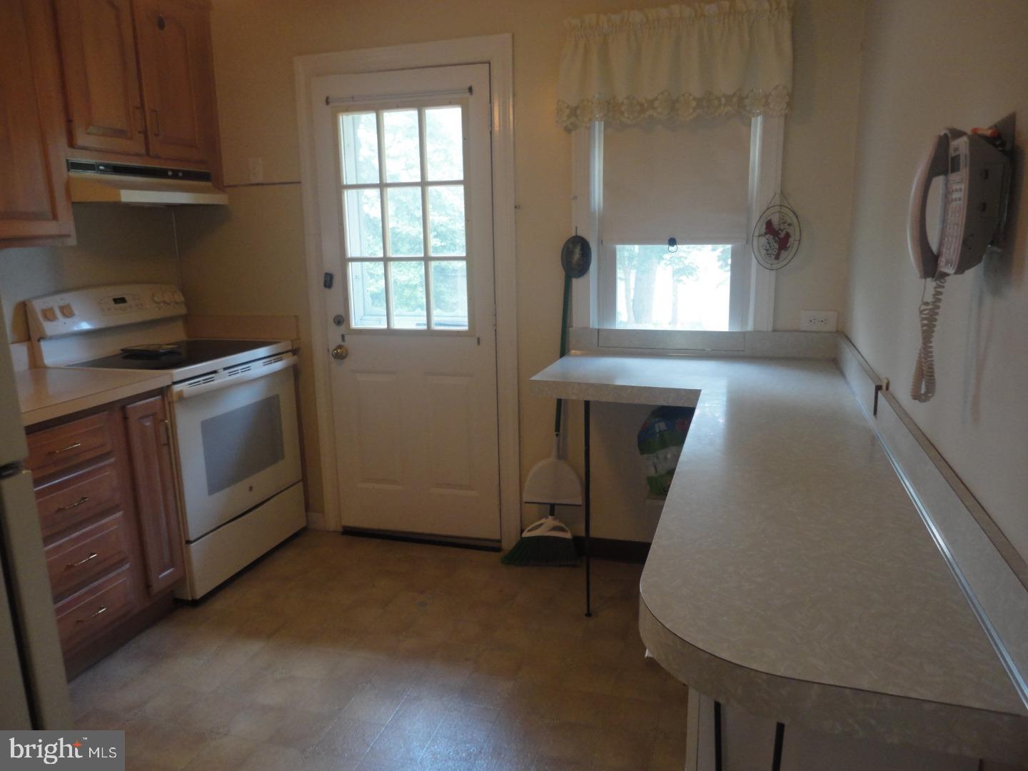 357 Garden Road Springfield, PA 19064 - Photo 6 of 20