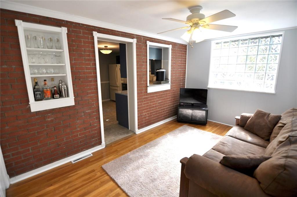 618 Cascade Road Forest Hills, PA 15221 - Photo 11 of 25 Gallery Image 11