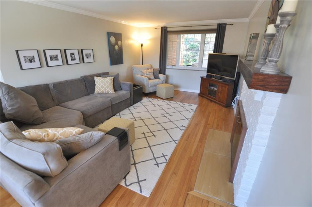 618 Cascade Road Forest Hills, PA 15221 - Photo 5 of 25 Gallery Image 5