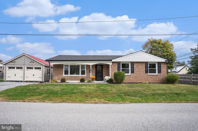 $370,000 | 301 Bridge Street East, Parkesburg, PA 19365