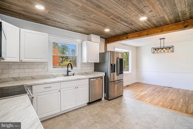 $370,000 | 301 Bridge Street East, Parkesburg, PA 19365