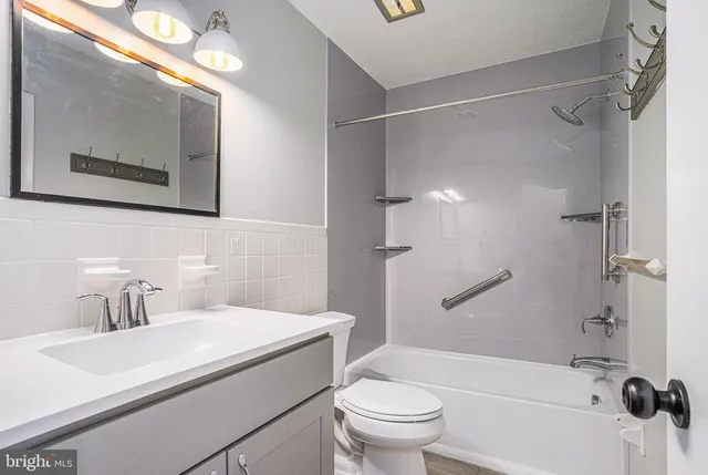 $370,000 | 301 Bridge Street East, Parkesburg, PA 19365